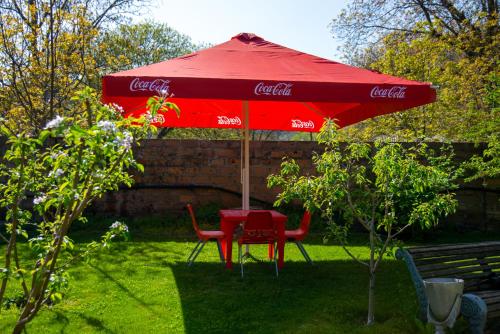 Alpina Guest House in Hermon