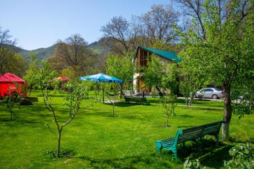 Alpina Guest House in Hermon