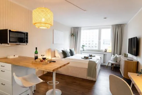Business Studio Wolfsburg Fußgängerzone mit Parkplatz & Küche in Wolfsburg, Deutschland