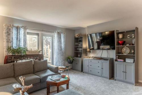 Modern Downtown Stay in Yellowknife (NT)