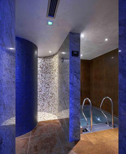 Theatre Hotel - image 5