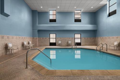 Holiday Inn Dubuque/Galena an IHG Hotel - image 8