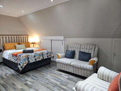 . Cozy & Private Bachelor Flat