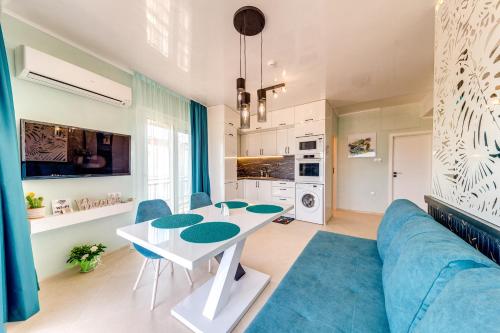 Upper Deck Apt., Néa Péramos (photo 6)