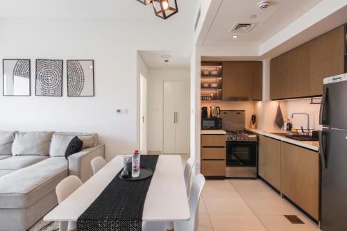 Sea & City Views - Burj Crown - 5 Min Walk to Mall, Dubaj (zdjęcie 9)