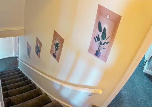 Bathroom, plantinghope in Beeston