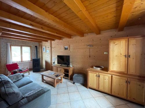 Maison 100m2 - 3 chambres gîte à louer Le Mélézin