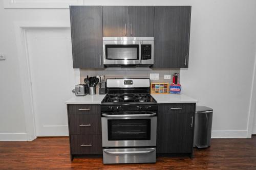 McCormick cosy 3Bedroom with Optional Parking for 8 guests - Tap to explore photos