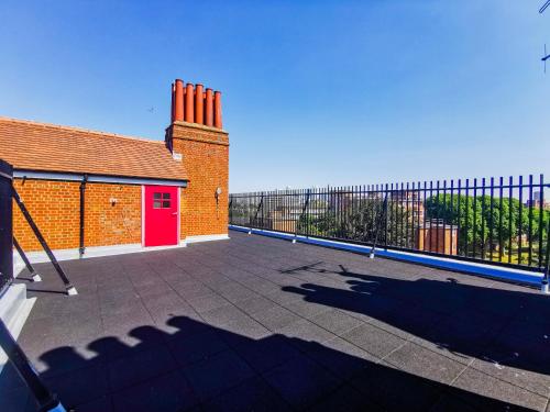 Tower Bridge Hideaway - Whitechapel - image 3