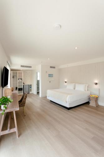 King Room with Balcony