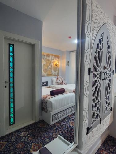 Budget Twin Room image 10