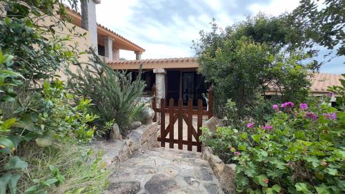 Casa Azul villa e piscina relax Costa Paradiso Sardegna
