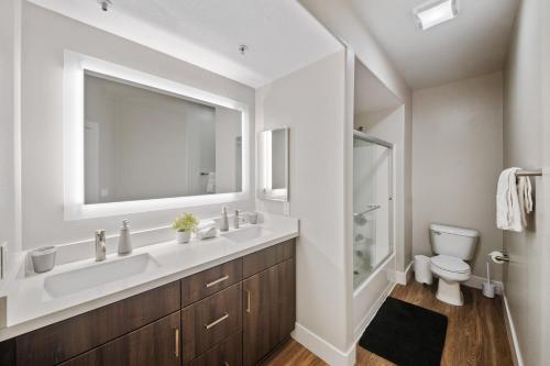 Promo Casa Miel Heart of Westwood Luxury Condo, Los Angeles (photo 9)