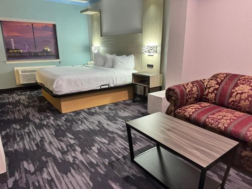 Crystal Suites - image 3