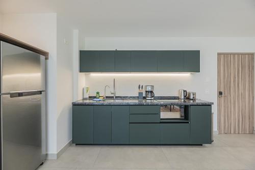 One-Bedroom Apartment image 3