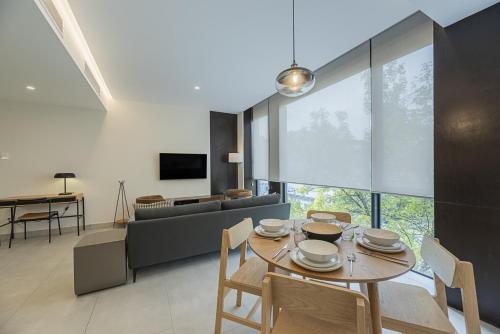One-Bedroom Apartment image 8