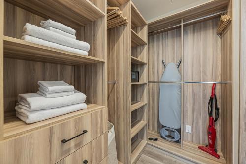 One-Bedroom Apartment image 1