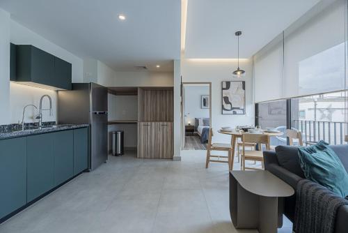 Deluxe One-Bedroom Apartment with Balcony  image 4
