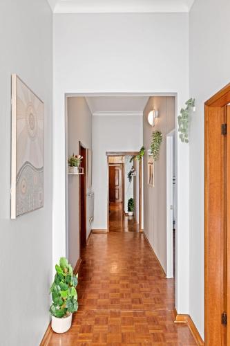 Relaxing Double Room in Belmore - Convenient Stay Near Shops - Shared Bathroom in Marrickville