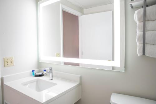 Heritage House Inn - image 14