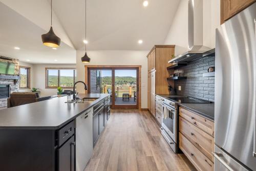 Kitchen, Black Hills Haven in Sturgis (SD)