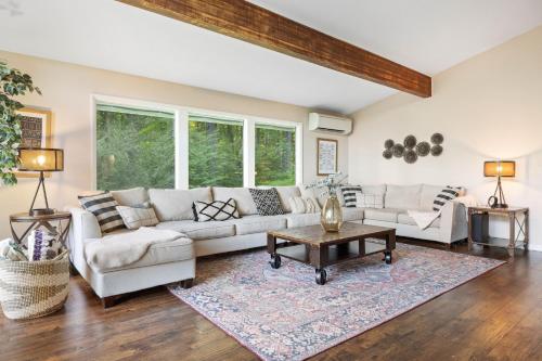 Modern Lodge on 6 acres - 15 mins to Camelback in Cresco, USA
