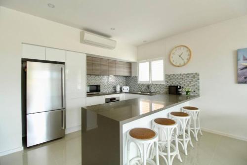 Avalon Apartment by Book Jervis Bay