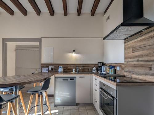 Gîte Cluis, 4 pièces, 6 personnes - FR-1-591-341 (Gite a la ferme avec jardin privatif, proche de sites touristiques et tout confort inclus - FR-1-591) in بويس