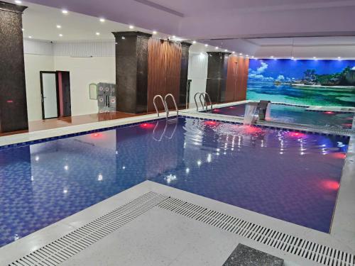 Úszómedence, Bạch Đằng Hotel near Bai Chay Híd