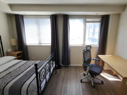 Scarborough Townhouse near สวนสัตว์โตรอนโต