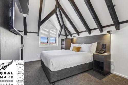 Double Room image 6