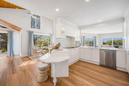 Salt Spray - Full House in Dunbogan