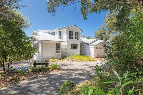 Salt Spray - Multi Room - 1, 2 or 4 bedrooms available in Dunbogan