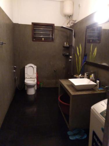 Bathroom, Hansa Villa in Akmeemana