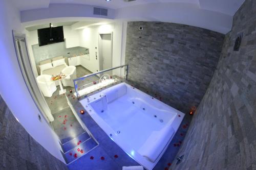 Hotel Luxor in Airport