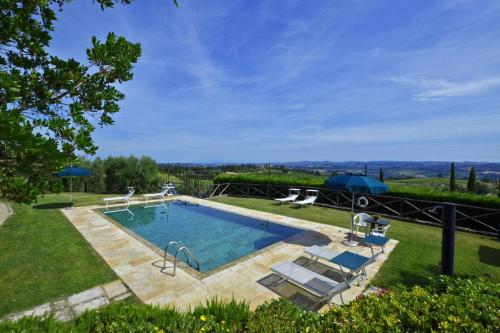 สระว่ายน้ำ, Betulla B in San Gimignano in มอนเตฟัลโกนี