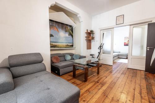 Salts Market 3BR Retreat by BulgarianHomes, Sofia (photo 3)