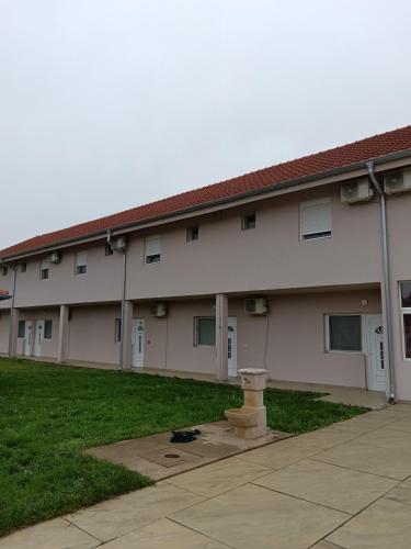 Stanbo in เชลเยซนิชโก นาเซลเย