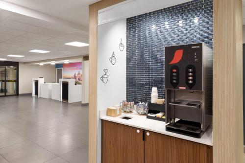 Instalaciones, La Quinta Inn & Suites by Wyndham Houston Stafford Sugarland in Missouri City