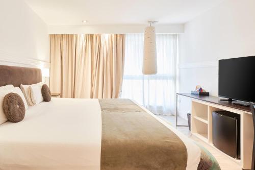 1 queen bed