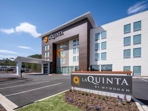 . La Quinta by Wyndham Chelsea Birmingham