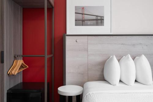 Ramada by Wyndham Brooklyn Near Flatbush - image 5
