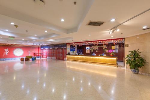 Vestibule, Golden Inns Beijing South Railway金泰之家北京南站店 in Beijing South Station