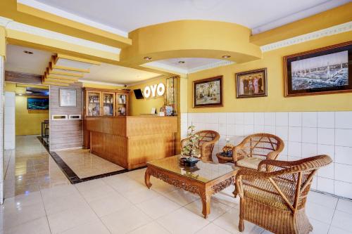 Vestibule, Hotel O Wisma Sartika in Lhokseumawe