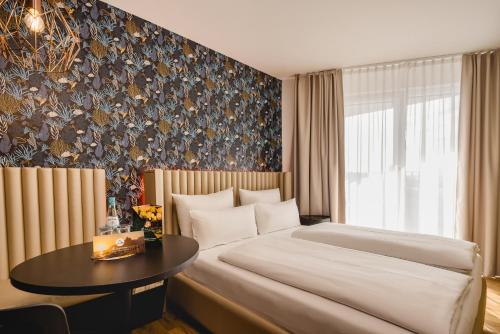 1 queen bed