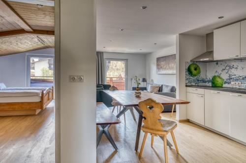 2 bedrooms, 3 beds