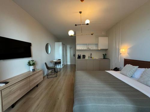 Spacious apartment with sea view - Tap to explore photos