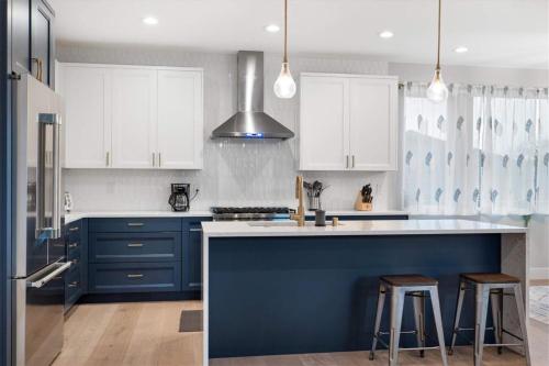 New House with Chef's Kitchen and Spa-like Suite