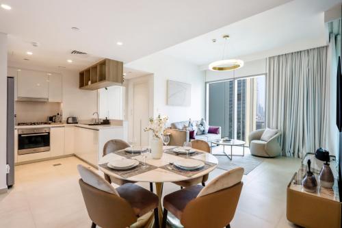 Livbnb Suites - Lavish 2BR w/ Burj Khalifa Views & Near Dubai Mall, Dubaï (photo 10)