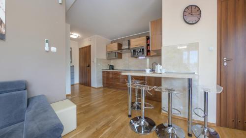 One-Bedroom Apartment image 8